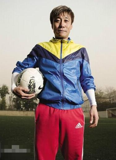 足球浪子高峰和那英,高峰那英足球