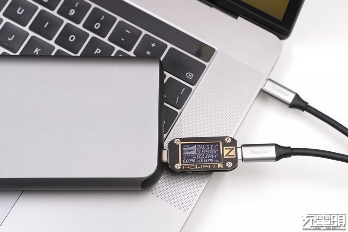 绿巨能22.5瓦充电器,绿巨能18w移动电源评测