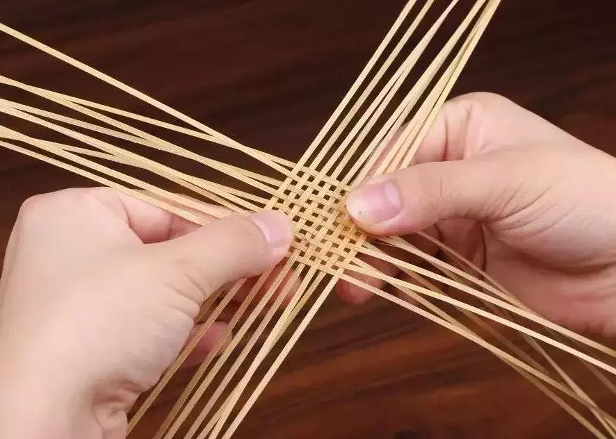 巴奴非遗竹编发簪怎么戴,简单的手工木制发簪教程