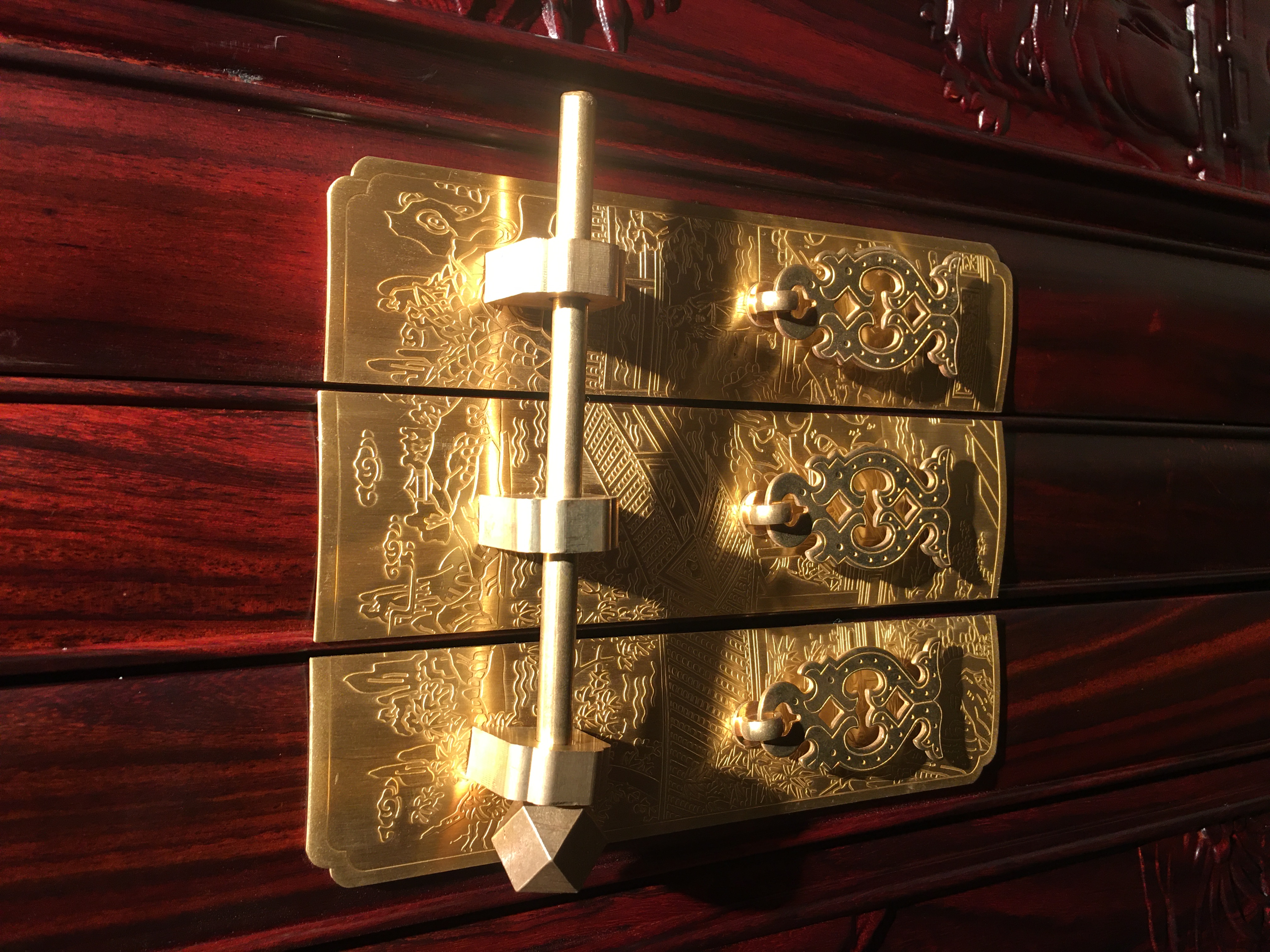 红木家具表面怎么辨认,红木家具铜件怎么选