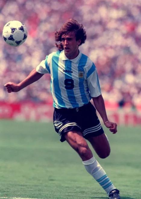 足坛十大速度最快的传奇球员,世界足坛史上十大足球巨星