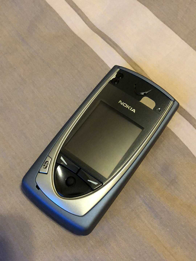 天价两万！全新“三码合一”诺基亚7650现身，距今17年