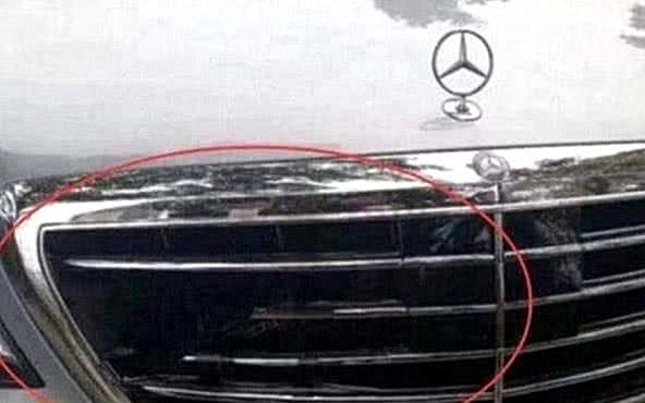 男子发现爱车被砸,男子发现自家车被剐蹭