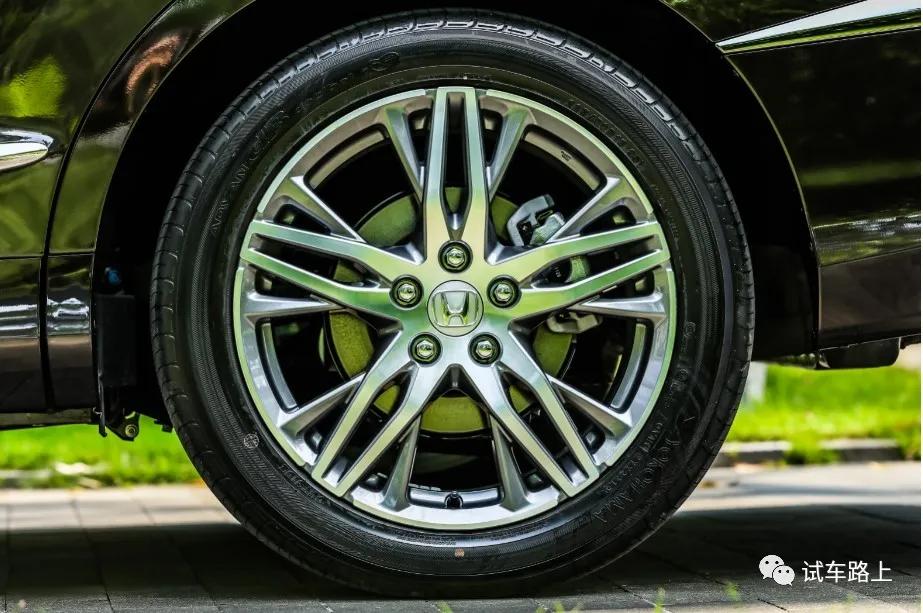 ailisien混动艾力绅2020款试驾,全新艾力绅锐混动