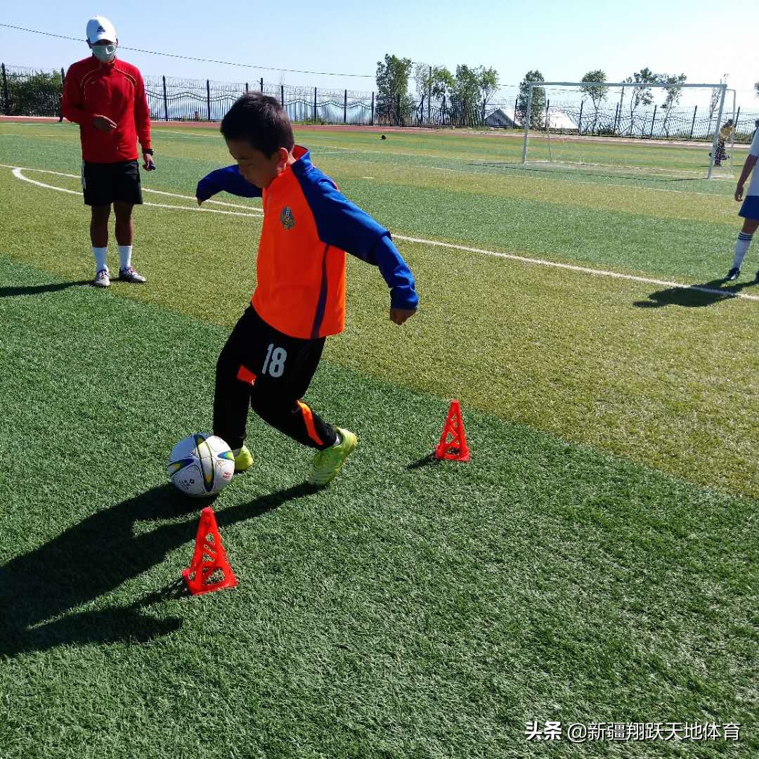 足球特训营招生,小雄鹰足球