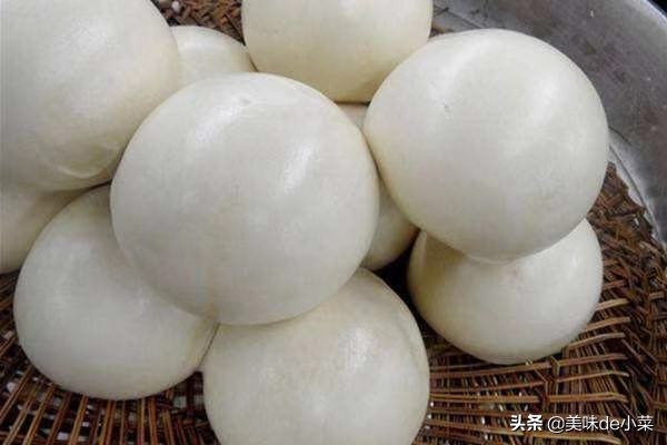 一锅漂亮的馒头,一锅馒头有一个又小又硬