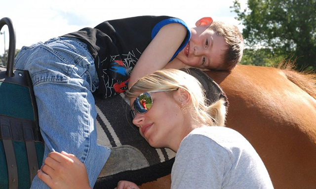 骑马治疗,骑马后背疼痛的原因及恢复方法