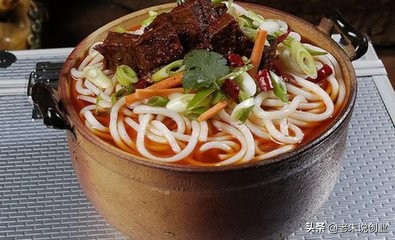 00后小伙开餐饮店日常,开米线店的十大忠告