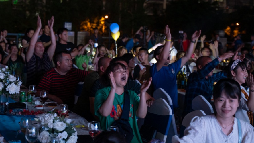 威远雄飞集团,雄飞集团25周年庆