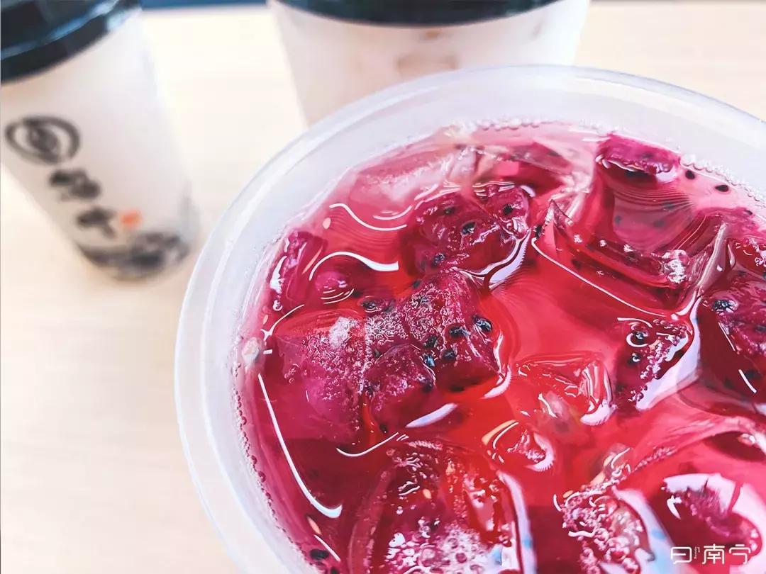 喝了这杯奶茶甜到入心入肺,喝了一杯奶茶享受生活