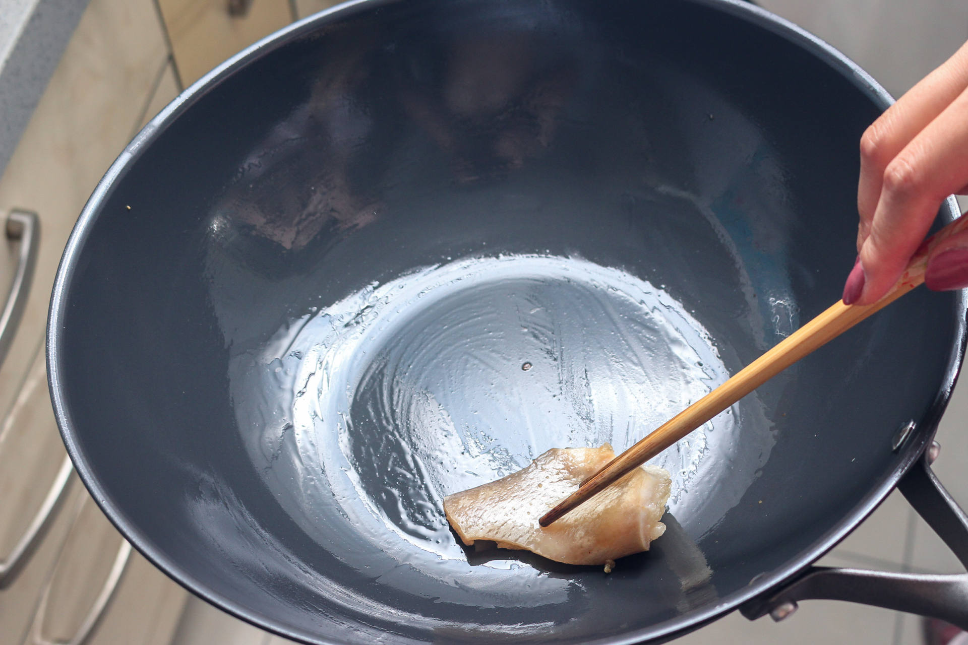 章丘铁锅和三禾不粘锅哪个好,三禾纯钛无涂层炒菜锅