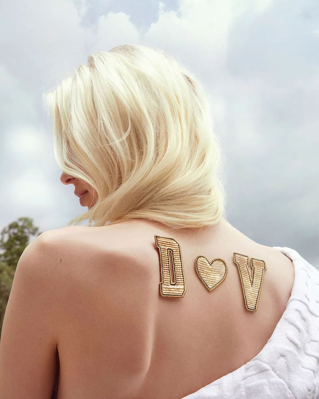 意大利范思哲男装,奢侈品牌范思哲logo大全