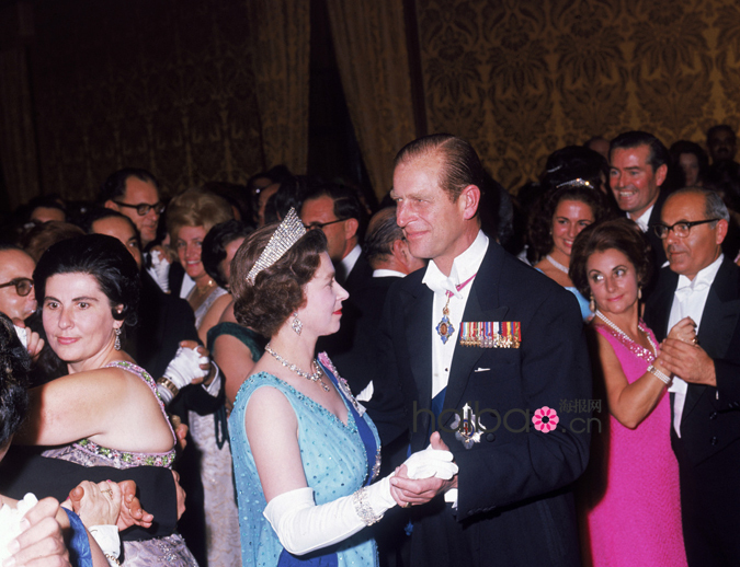 君主制是否过时,君主制度是落后吗