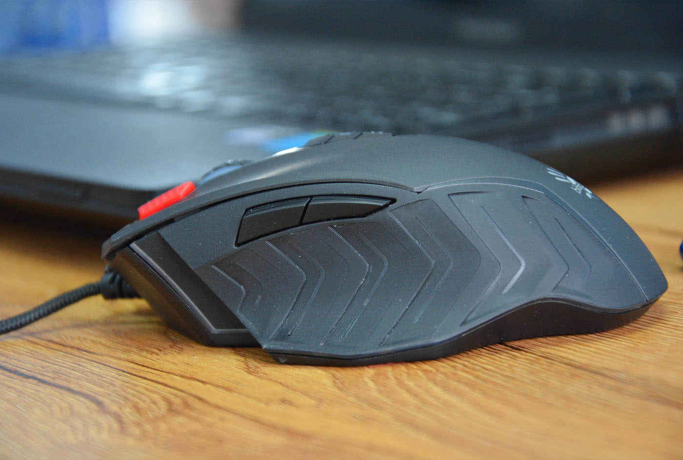 双飞燕j95鼠标价格,双飞燕j90s鼠标适合吃鸡