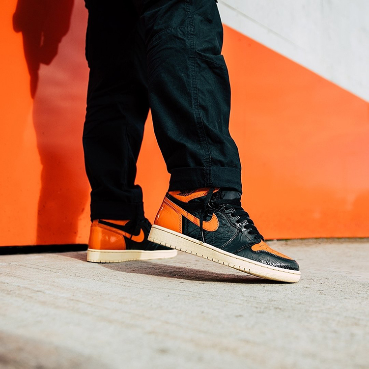 闪电倒钩aj1价格,火了一年的aj1热度是否依旧