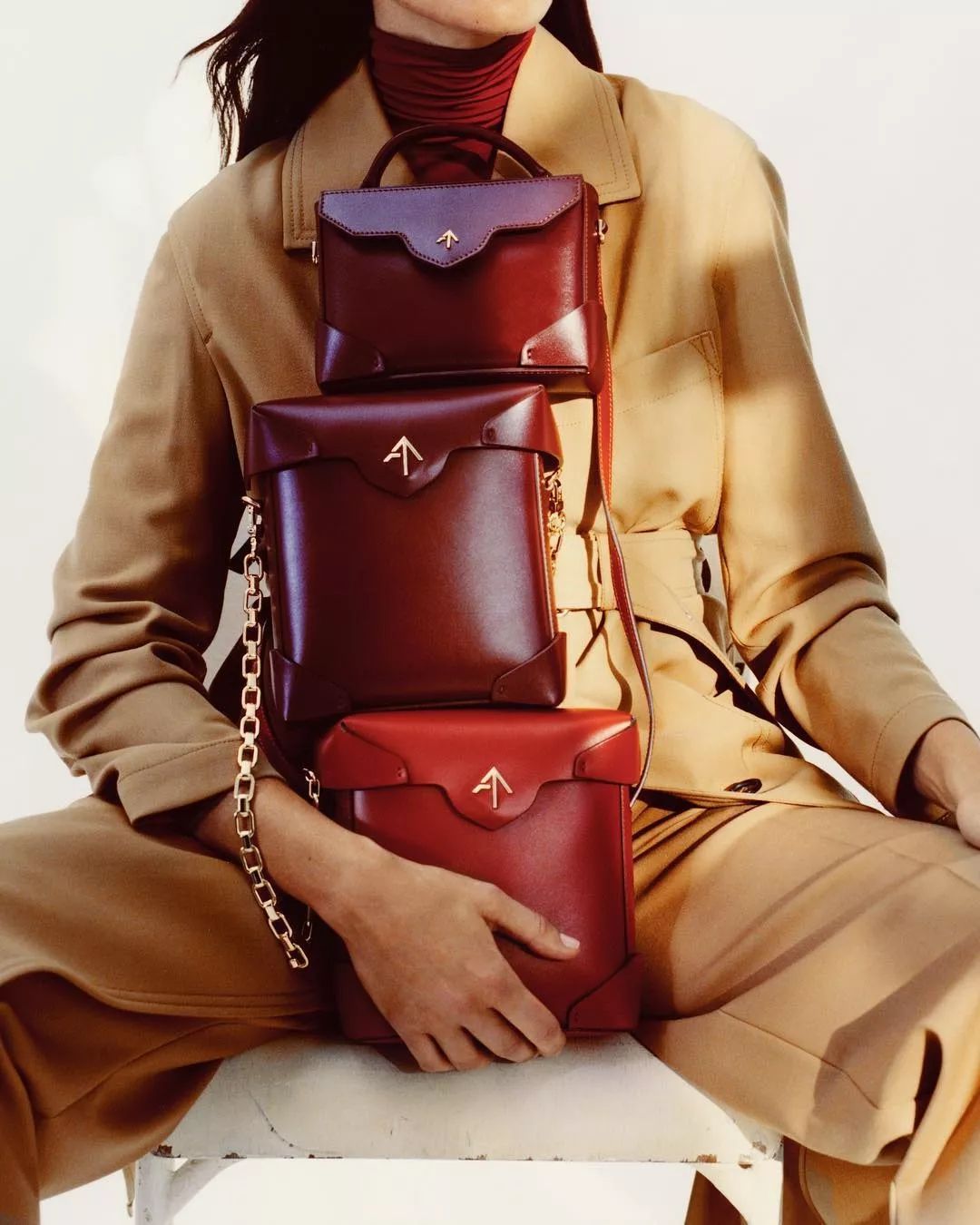 春天适合什么颜色包包,春天背什么颜色的包包