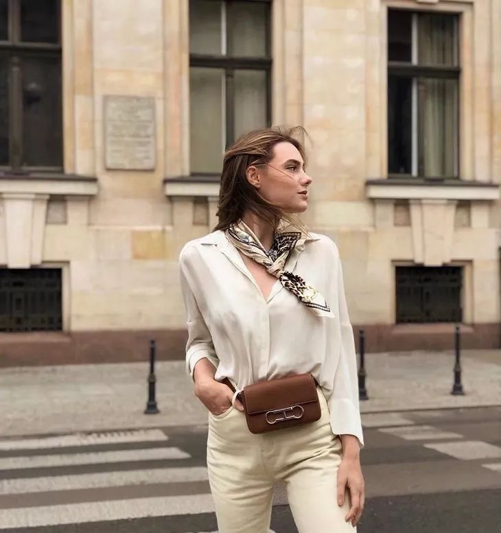 时尚多功能丝巾怎么穿好看,春夏丝巾时髦精系法