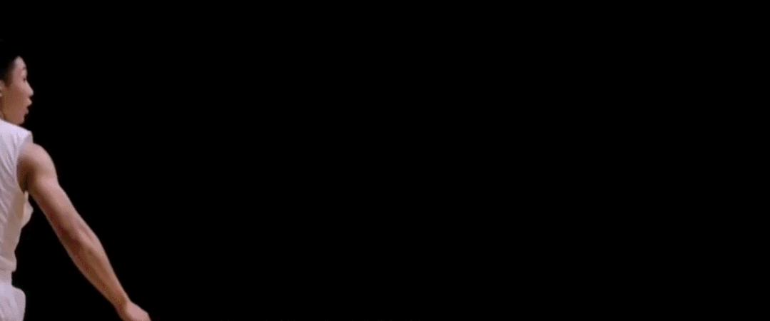 正确传球姿势教学胸前推传,传接球技术要领