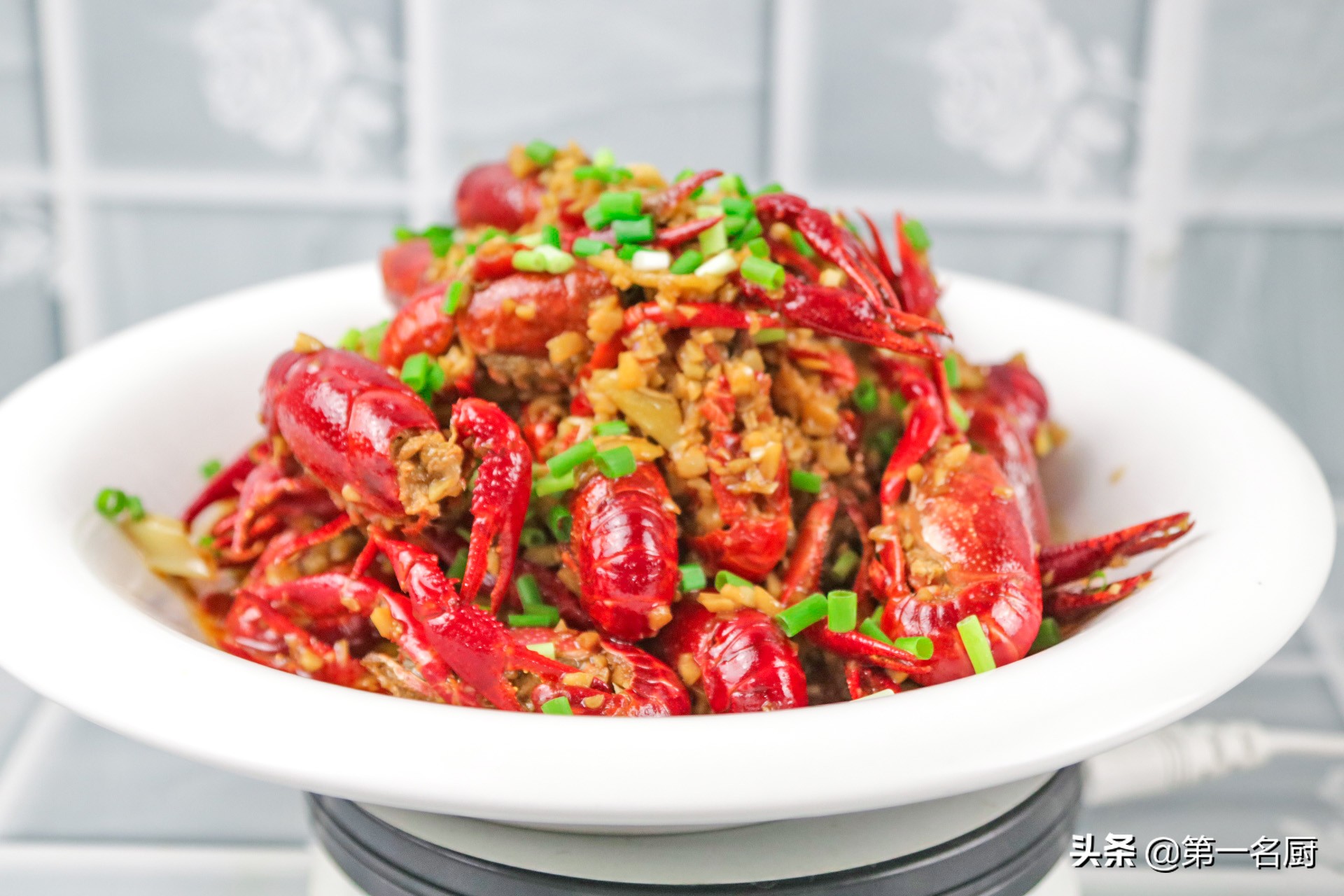 做蒜蓉小龙虾蒜香粉放多少,香辣小龙虾蒜蓉小龙虾两种做法