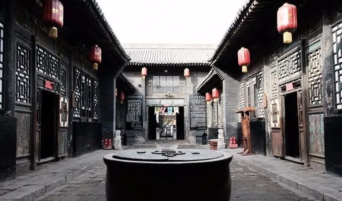 一座神人共栖的“煤都”