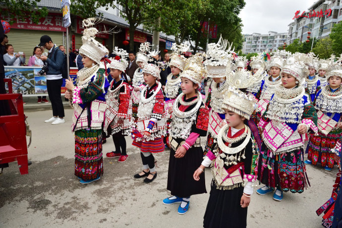 台江苗族姊妹节巡游,台江苗族姊妹节苗族服装