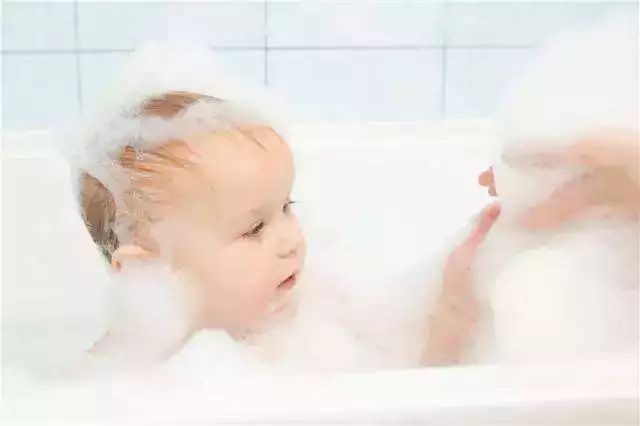 夏天洗澡的最佳时间和正确方法,夏季洗澡的五大禁忌是什么