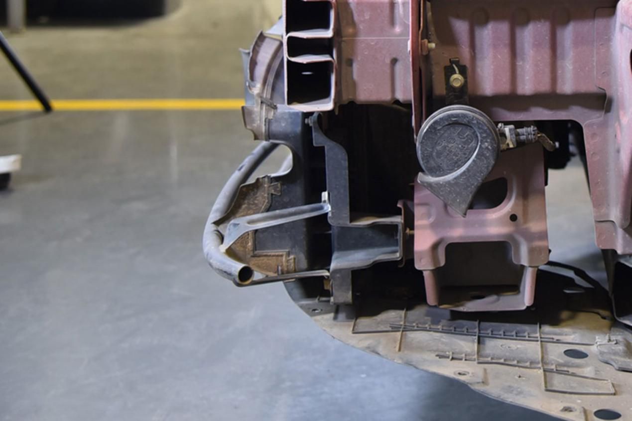 小鹏g3前后防撞梁拆解分析,小鹏g3i深度测评拆解