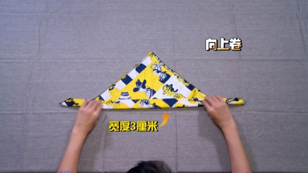 适合秋天用的丝巾,秋天的丝巾女装的怎样围才好看