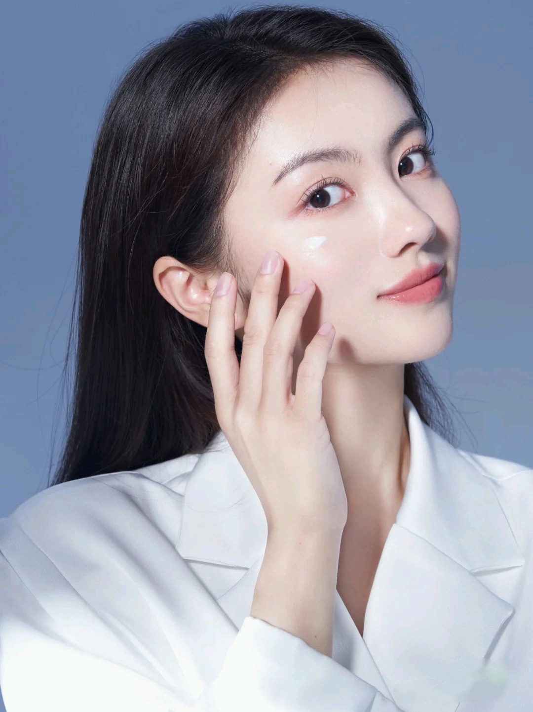 海蓝之谜和兰蔻哪个牌子好,兰蔻海蓝之谜是国际品牌吗