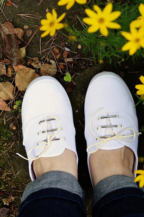 有鞋带的鞋子怎么穿更好看,一双鞋的鞋带