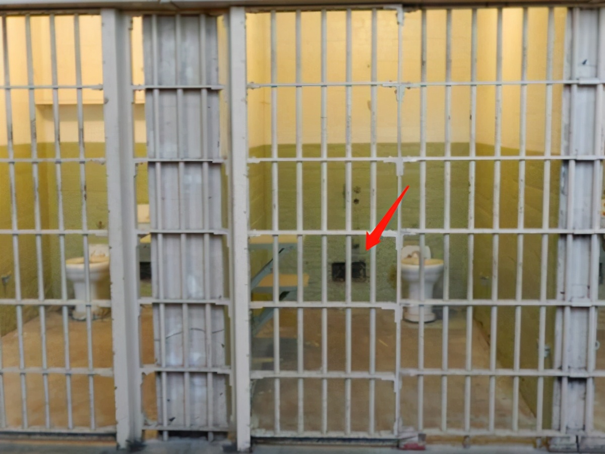 “恶魔岛”越狱传奇，警方58年都没有抓到，这三人比美剧还牛