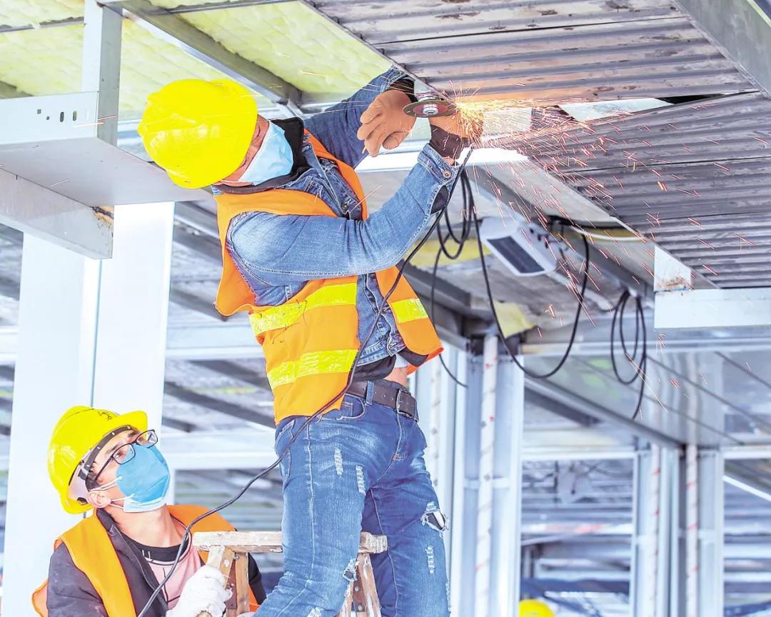 致敬我们的英雄,致敬我们的英雄前辈