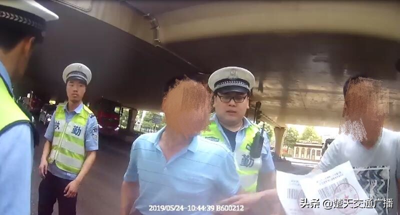 民警执法被咬怎么处理,抗拒交警执法被制服