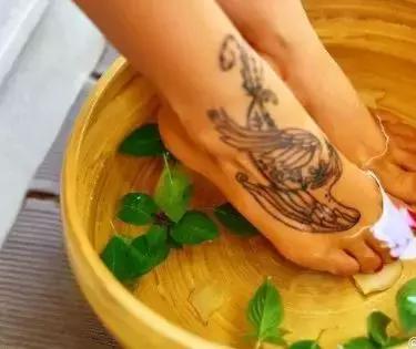 什么办法治脚上的死皮,怎么避免脚上死皮