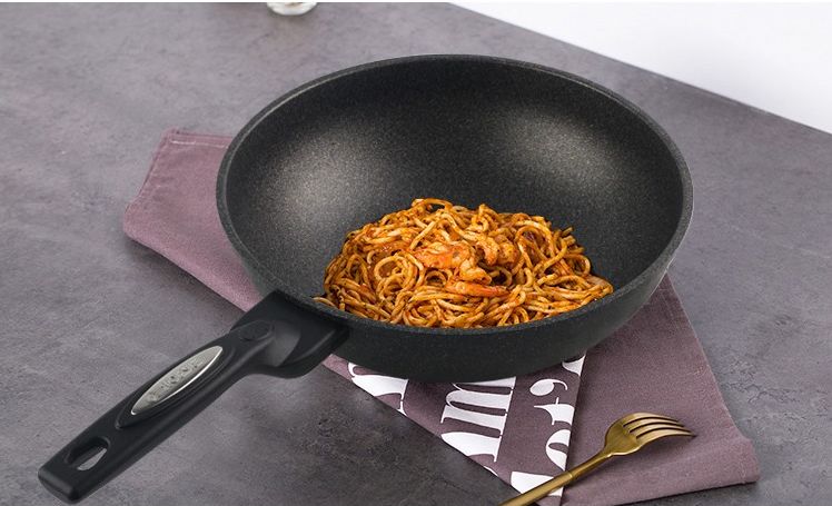 无烟无涂层不粘锅推荐,比较好用无油烟的不粘锅