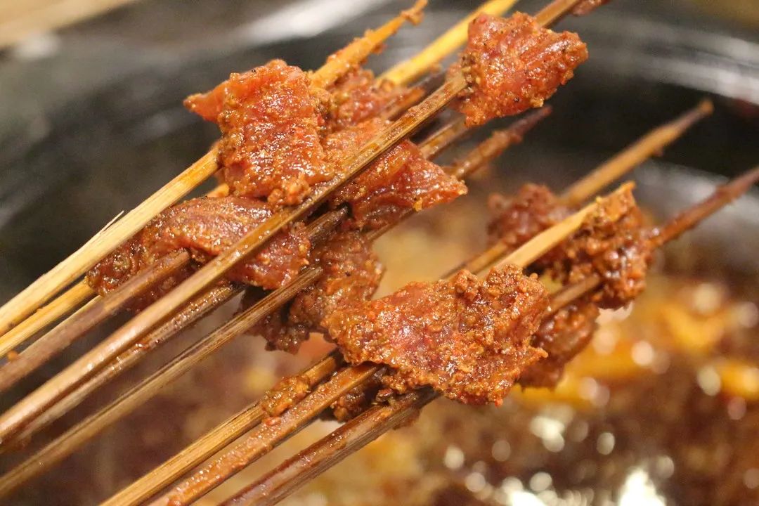 报告！春熙路有只“兔子疯了”