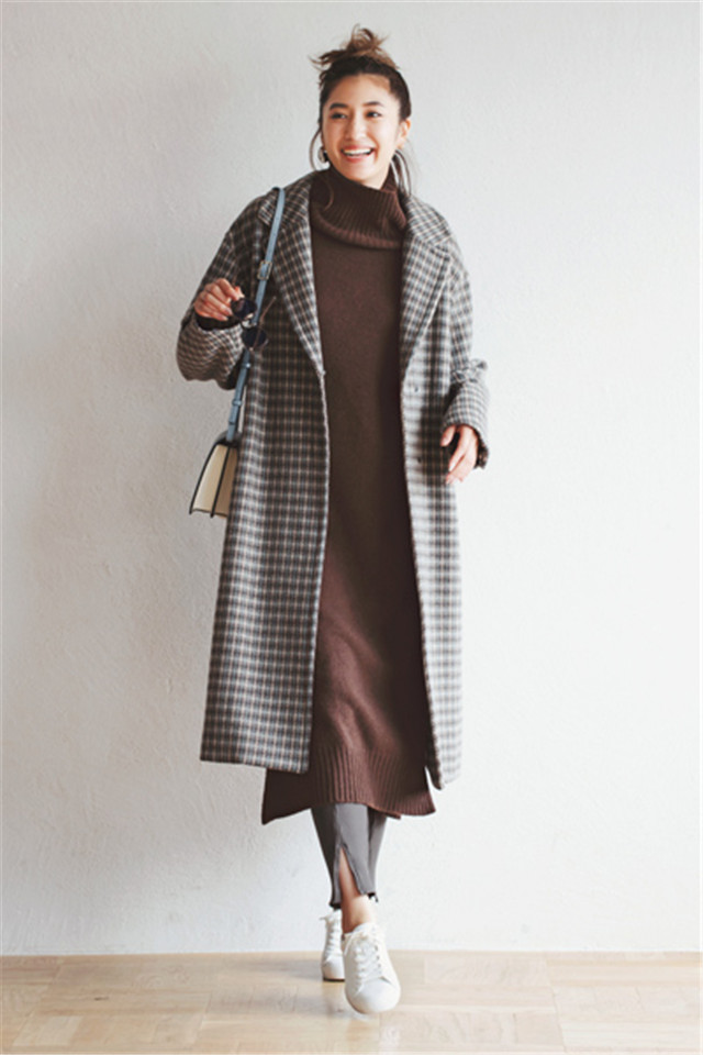 秋冬氛围感大衣深驼色,廓形中款米色大衣