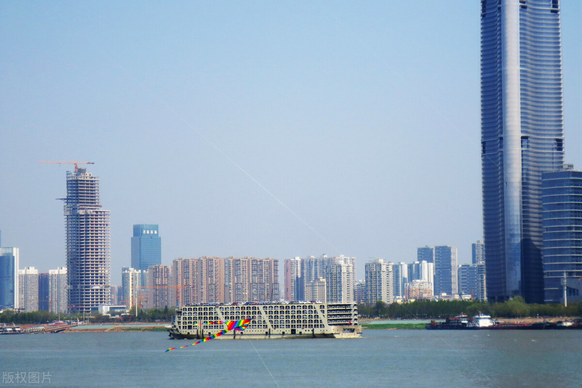 武汉绿地中心停机坪世界第二高,武汉绿地中心大厦是中国第一高吗