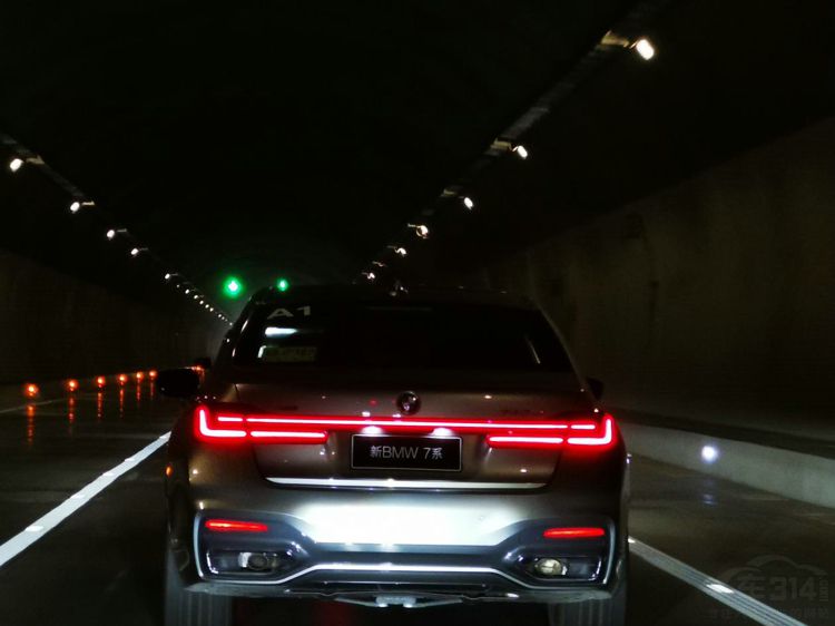 奔驰s级试驾难走的路,奔驰s级最恐怖的一款车