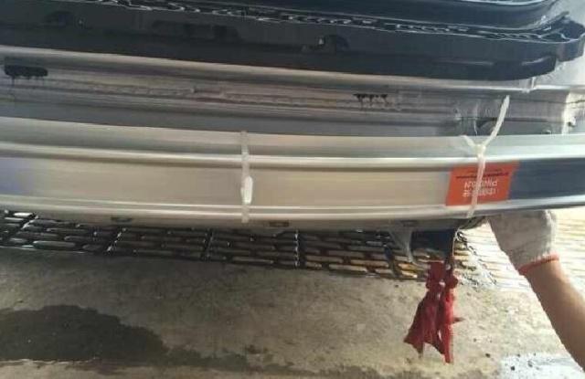 丰田卡罗拉被追尾现场的图片,卡罗拉和朗逸的碰撞视频