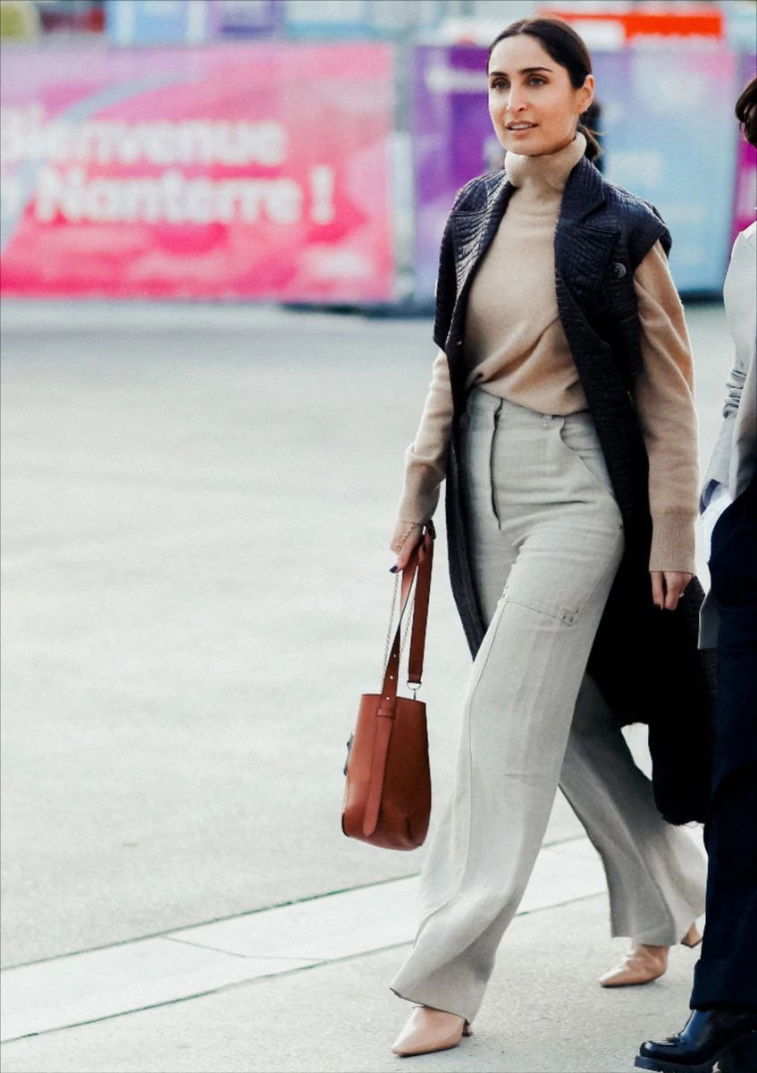 马甲搭毛衣连衣裙百搭,马甲毛衣穿搭连衣裙