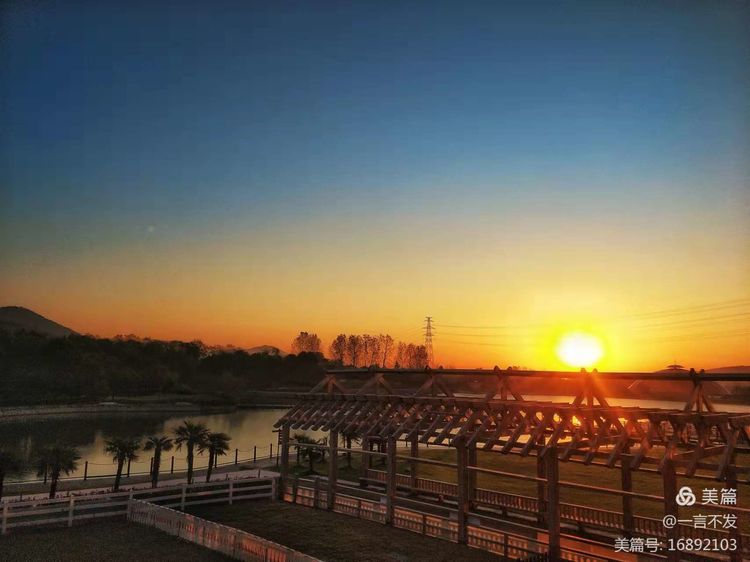 秋之旅免费完整版,秋之旅风景图片