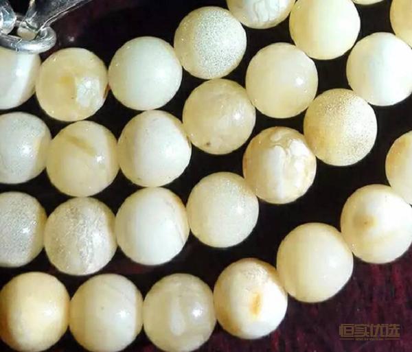 中东土豪为什么喜欢白蜜蜡,中东土豪为啥喜欢穿白衣