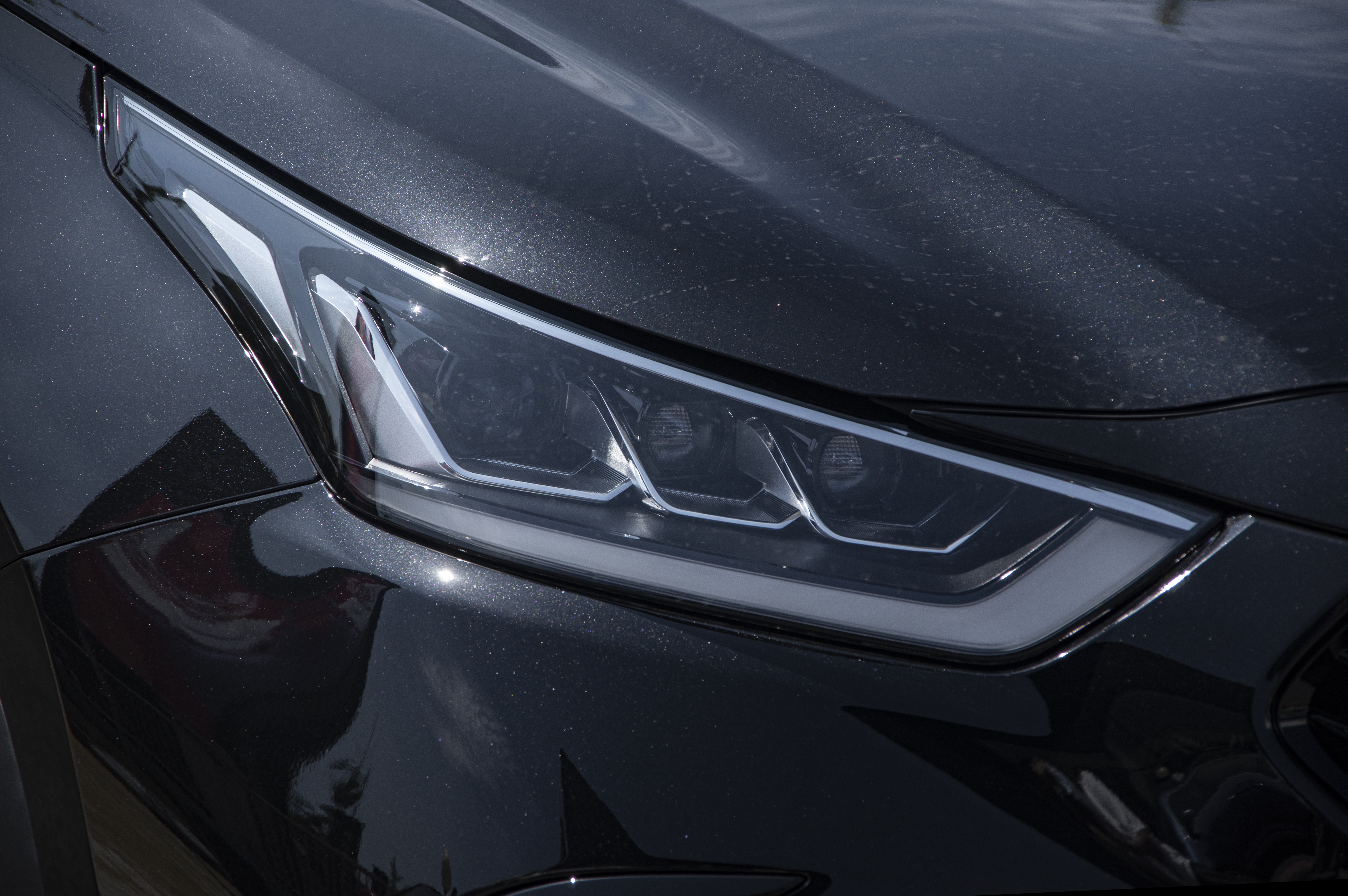 皇冠陆放银色到店实拍,皇冠陆放七座混动版2021长宽高