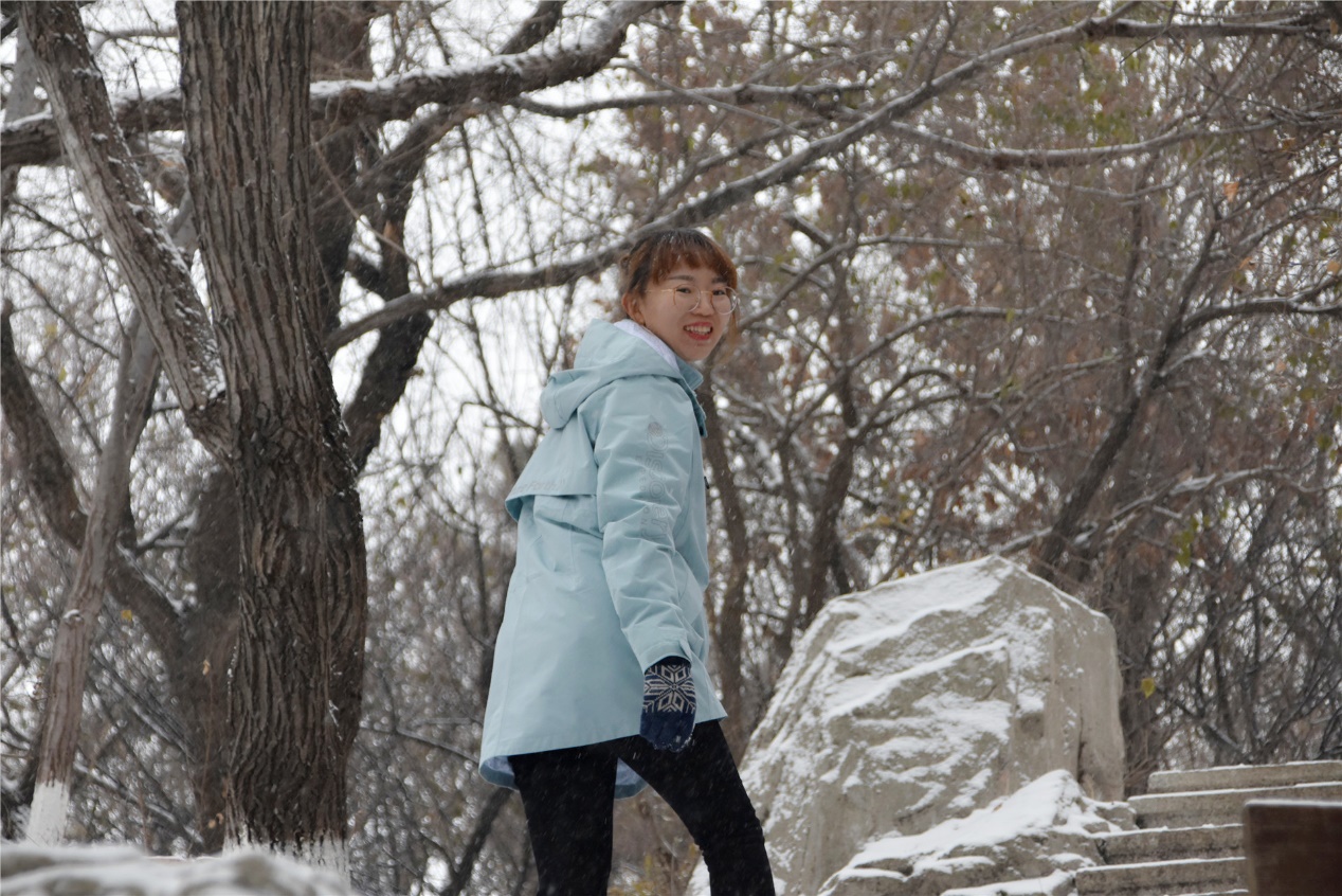 冲锋衣tnf好还是discovery好,保暖又轻薄的户外冲锋衣