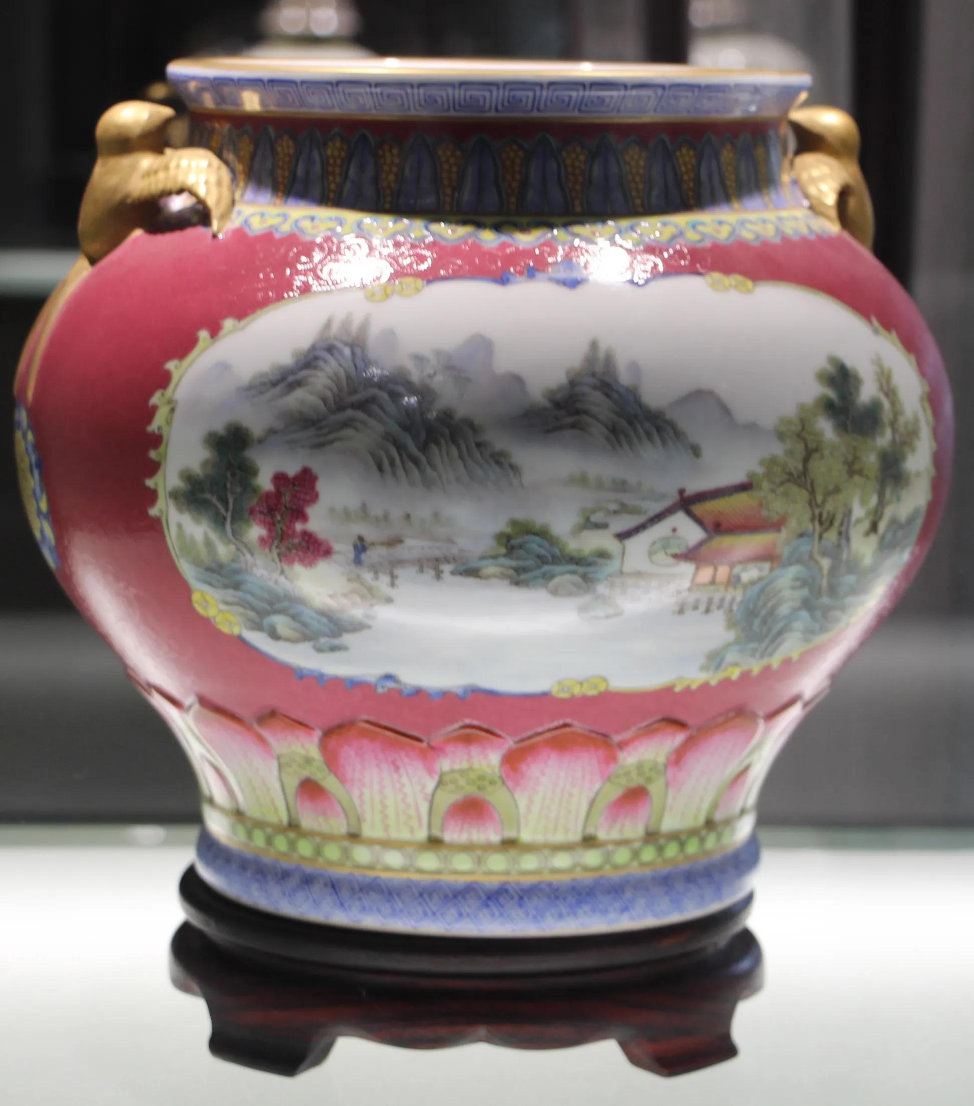 享受阳光-醉爱收藏文化的著名企业家许末兴