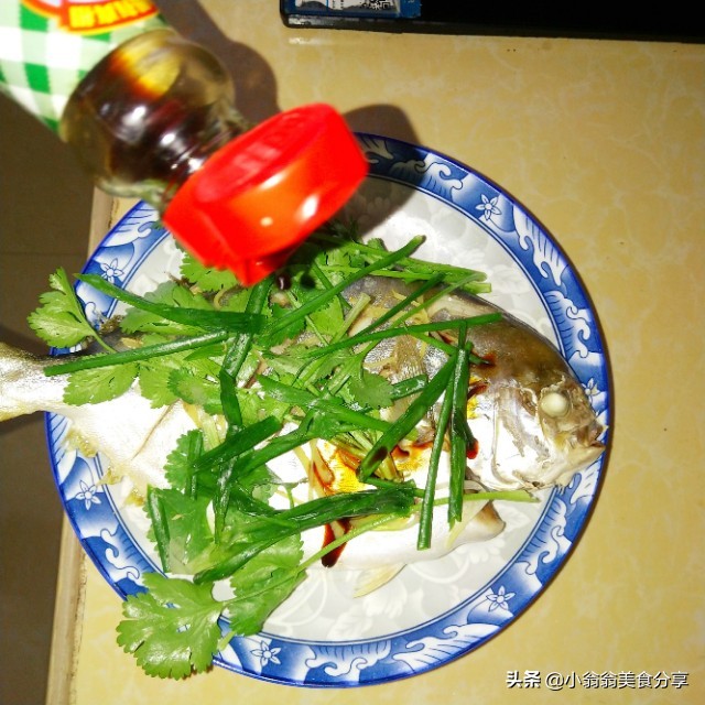 清蒸鲳鱼家常做法鲳鱼去内脏,鲳鱼最好的吃法清蒸鲳鱼