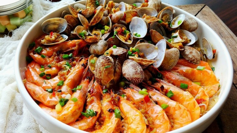 蒜香大虾鸡爪,羊排香辣虾正宗做法