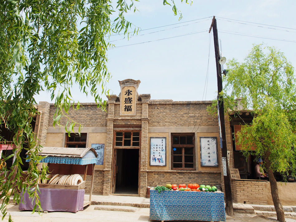 跟着星爷和老谋子的电影,去逛这座大名鼎鼎的西北影视城堡