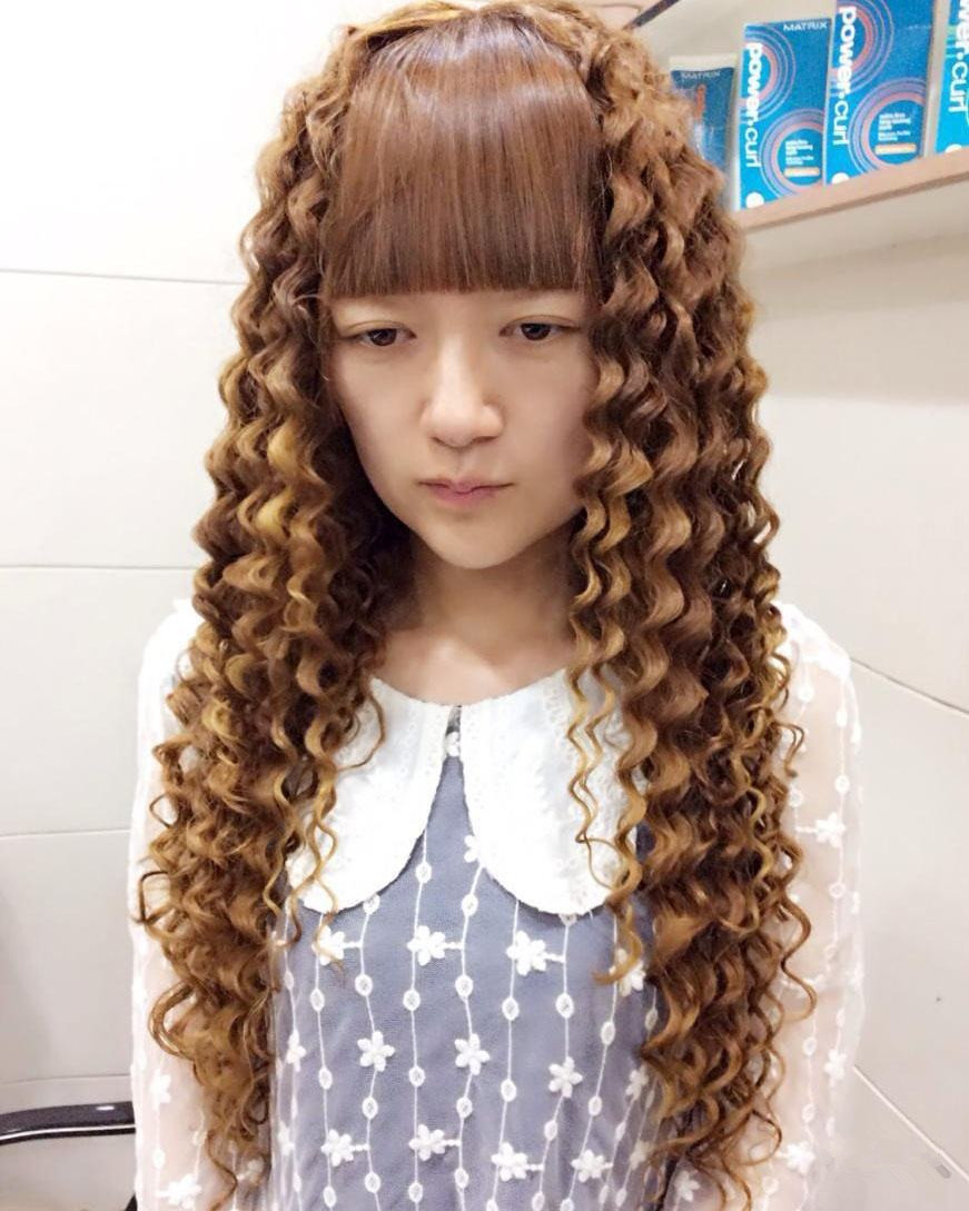 烫大波浪需要什么发质,烫大波浪的就一定渣么